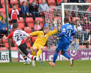 Marriott smashes the winner vs Alfreton at Kingfield