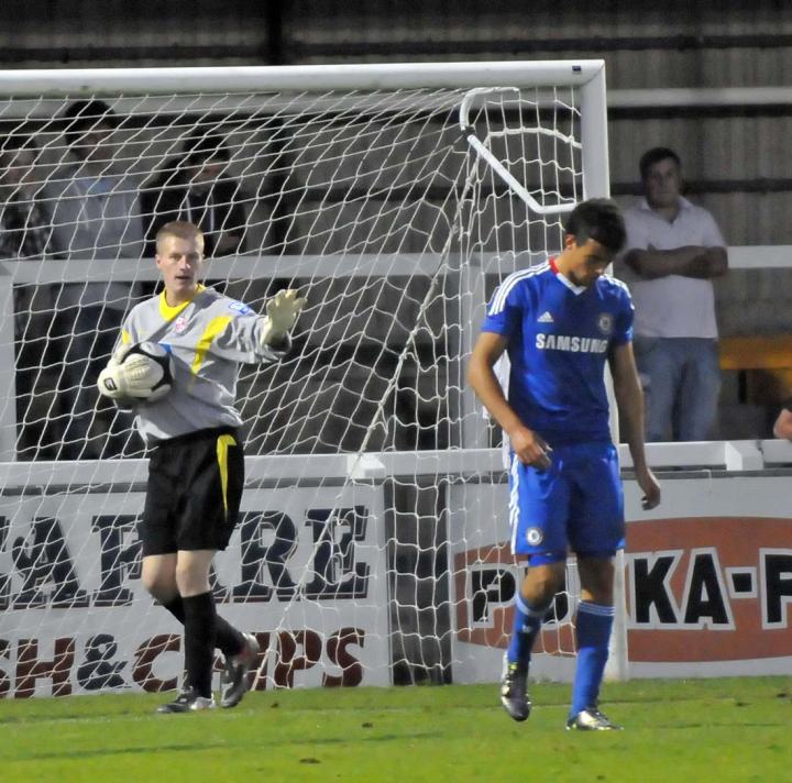 Di Santo is frustrated at Kingfield 